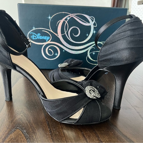 Disney Cinderella Glass Slipper Collection Black Heels - Size 9 - Picture 6 of 9